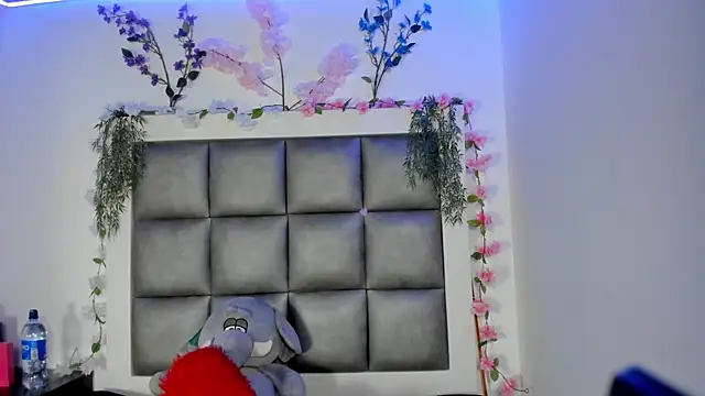 abbiecollins js online show from 07/15/26, 04:40