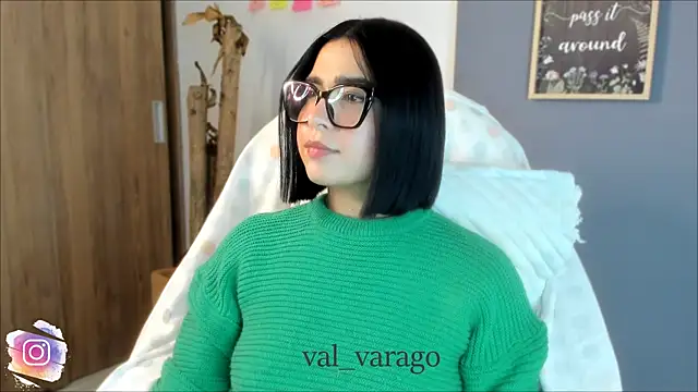 Snapshot of val_varago chatting on 07/24/26, 03:04 val varago online show from 07/24/26, 03:04