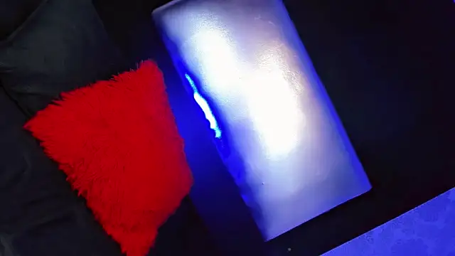 Snapshot of daniela_dolls chatting on 12/16/25, 01:16 daniela dolls online show from 12/16/25, 01:16