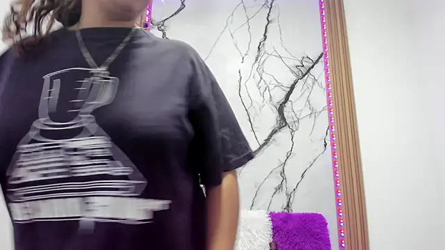 Bonnie tucci1 online show from 10/24/25, 01:07