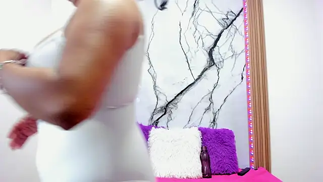 Bonnie tucci1 online show from 10/27/25, 02:21