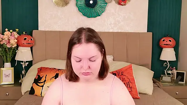 Vanessa Rise online show from 10/22/25, 05:52