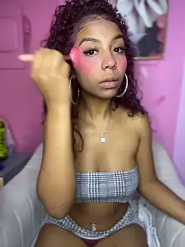 PrettyTiana  online show from 11/28/25, 10:01