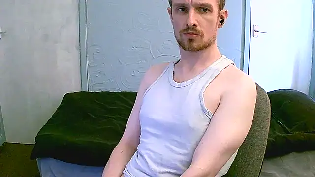 Snapshot of britlad77 chatting on 09/20/25, 11:11 britlad77 online show from 09/20/25, 11:11