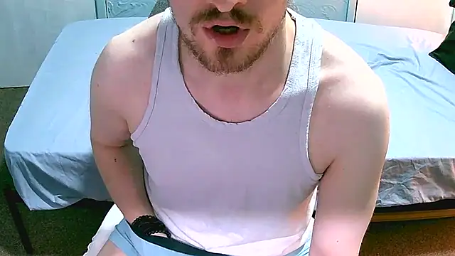 Snapshot of britlad77 chatting on 09/22/25, 01:46 britlad77 online show from 09/22/25, 01:46