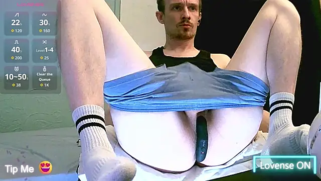 Snapshot of britlad77 chatting on 09/29/25, 04:23 britlad77 online show from 09/29/25, 04:23