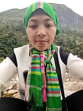 -Miu-98 online show from 12/17/25, 02:39