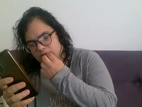 Snapshot of LittleBearWithTits chatting on 09/15/25, 02:06 LittleBearWithTits online show from 09/15/25, 02:06
