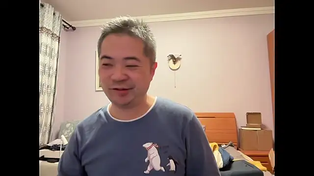Snapshot of Mr_Dog chatting on 12/01/25, 12:32 Mr Dog online show from 12/01/25, 12:32