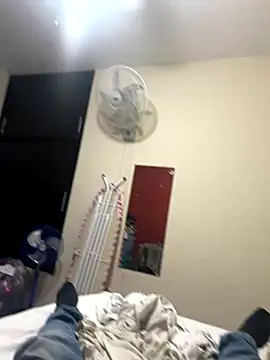 dannybs05 online show from 10/17/25, 05:43