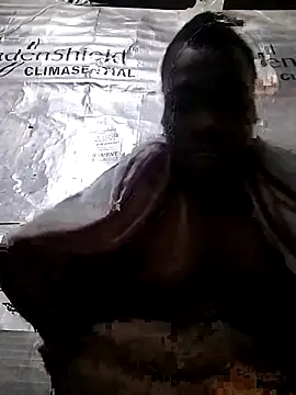 Snapshot of Msoon001 chatting on 10/01/25, 04:07 Msoon001 online show from 10/01/25, 04:07