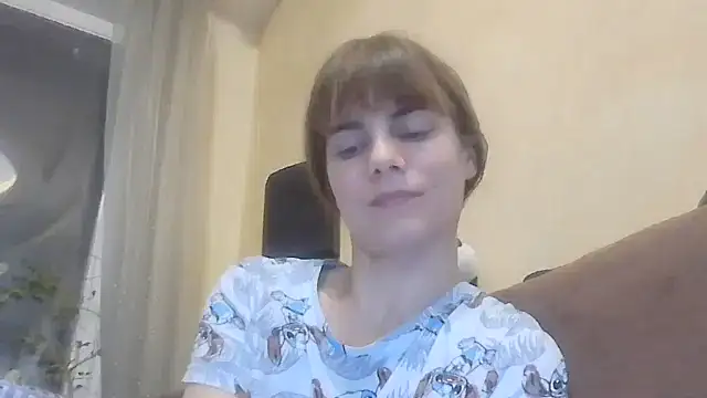 Snapshot of Loriven chatting on 10/13/25, 06:52 Loriven online show from 10/13/25, 06:52