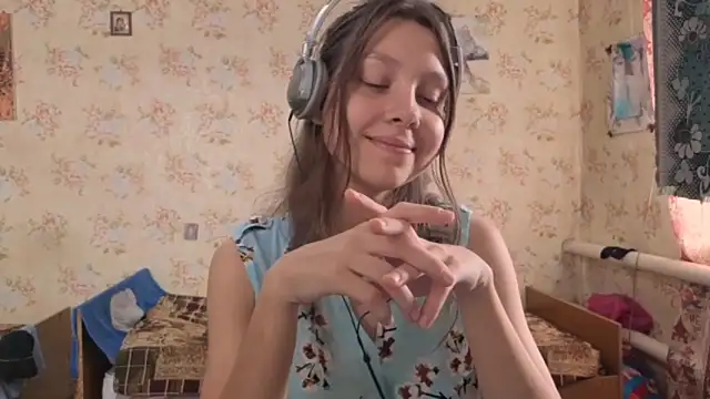 Snapshot of QutieDaSweet chatting on 10/08/25, 06:22 QutieDaSweet online show from 10/08/25, 06:22