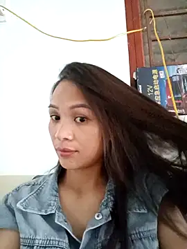 Snapshot of Tuyen_xx chatting on 09/14/25, 04:00 Tuyen xx online show from 09/14/25, 04:00