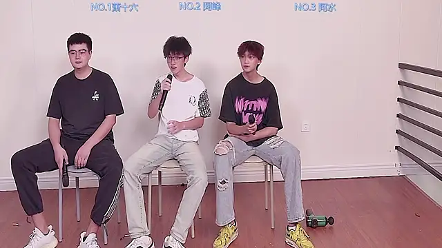 huayang001 online show from 09/15/25, 10:37