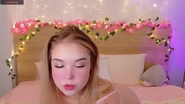 Lilith Bonheur online show from 09/15/25, 03:56