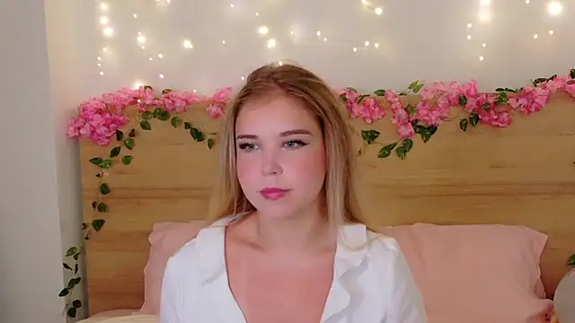 Lilith Bonheur online show from 10/06/25, 08:17