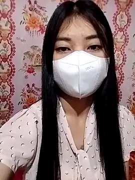 Snapshot of Damhan12 chatting on 11/11/25, 02:11 Damhan12 online show from 11/11/25, 02:11