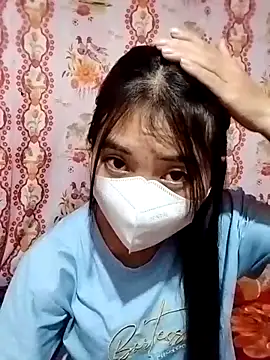 Snapshot of Damhan12 chatting on 11/18/25, 01:48 Damhan12 online show from 11/18/25, 01:48