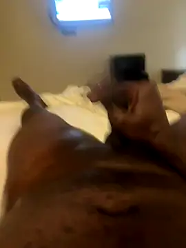 Snapshot of 1HOEBOSS chatting on 10/28/25, 10:19 1HOEBOSS online show from 10/28/25, 10:19