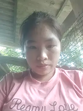 Snapshot of Luyen004 chatting on 09/15/25, 02:11 Luyen004 online show from 09/15/25, 02:11