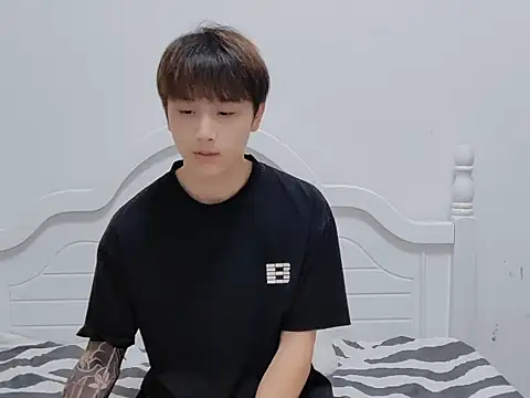 xiaoyi2563 online show from 09/14/25, 01:10