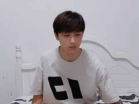 xiaoyi2563 online show from 09/15/25, 12:38