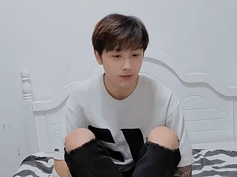 xiaoyi2563 online show from 09/16/25, 11:33