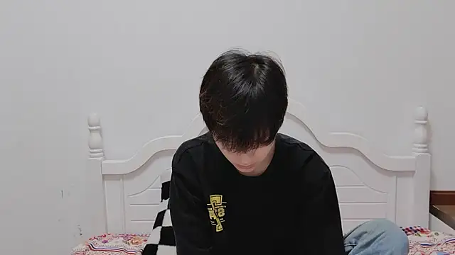 xiaoyi2563 online show from 10/23/25, 01:21