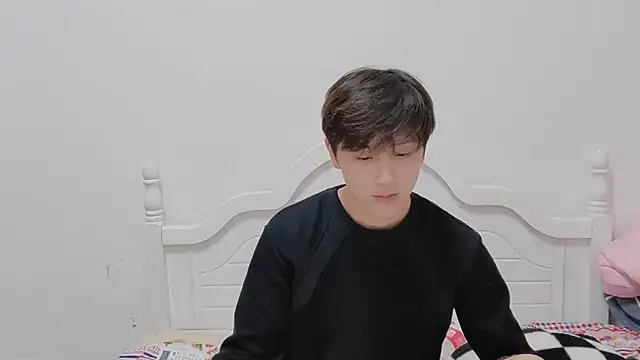 xiaoyi2563 online show from 10/26/25, 12:33