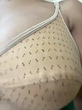 Snapshot of vidhi_00 chatting on 10/30/25, 07:10 vidhi 00 online show from 10/30/25, 07:10