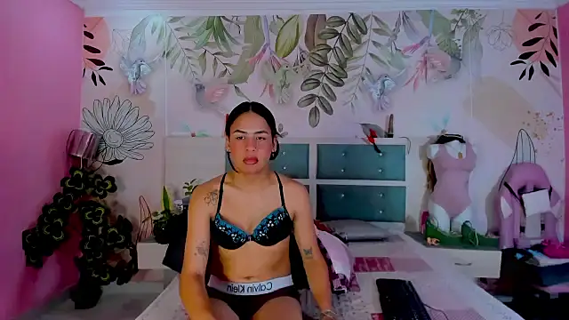 Snapshot of sweet_lulu_sofia chatting on 09/27/25, 08:58 sweet lulu sofia online show from 09/27/25, 08:58