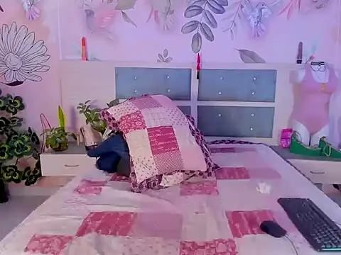 Snapshot of sweet_lulu_sofia chatting on 10/01/25, 06:08 sweet lulu sofia online show from 10/01/25, 06:08