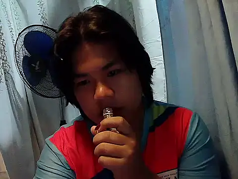 Snapshot of Huntrix2025 chatting on 11/16/25, 07:19 Huntrix2025 online show from 11/16/25, 07:19