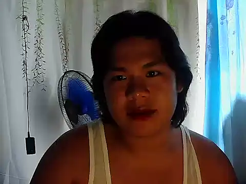 Snapshot of Huntrix2025 chatting on 11/22/25, 02:43 Huntrix2025 online show from 11/22/25, 02:43