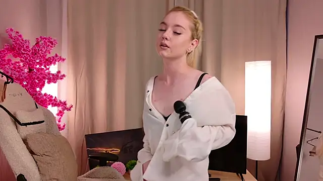 Flirty lee online show from 10/27/25, 02:21