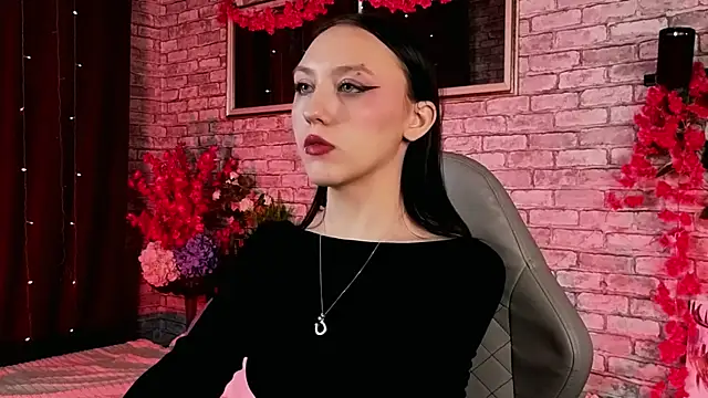 Snapshot of AdeliceLenoir chatting on 09/19/25, 06:04 AdeliceLenoir online show from 09/19/25, 06:04