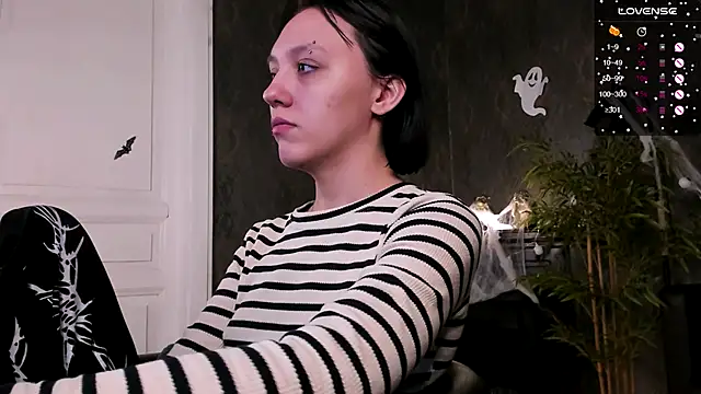 Snapshot of AdeliceLenoir chatting on 10/28/25, 05:55 AdeliceLenoir online show from 10/28/25, 05:55