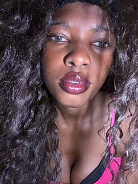 Snapshot of Oceanababe21 chatting on 06/14/26, 01:24 Oceanababe21 online show from 06/14/26, 01:24