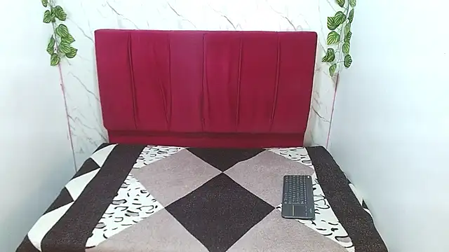 arelysalvarezcm online show from 10/22/25, 12:27