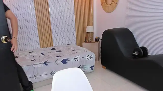 james jonnes online show from 09/28/25, 07:52