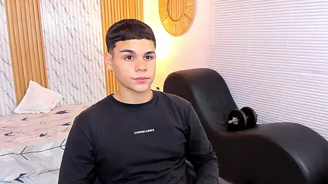 james jonnes online show from 10/09/25, 07:56