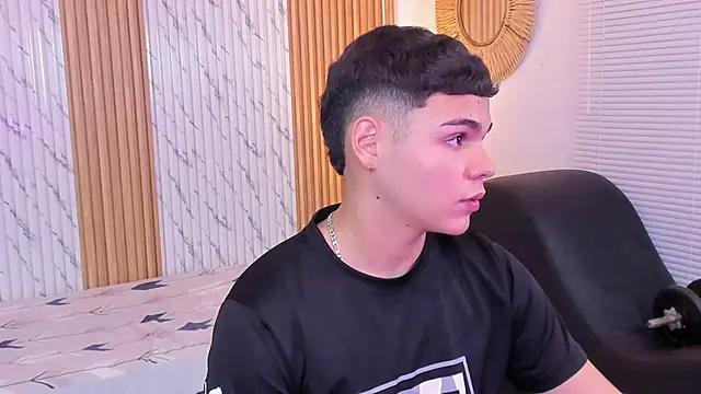 james jonnes online show from 10/21/25, 07:58