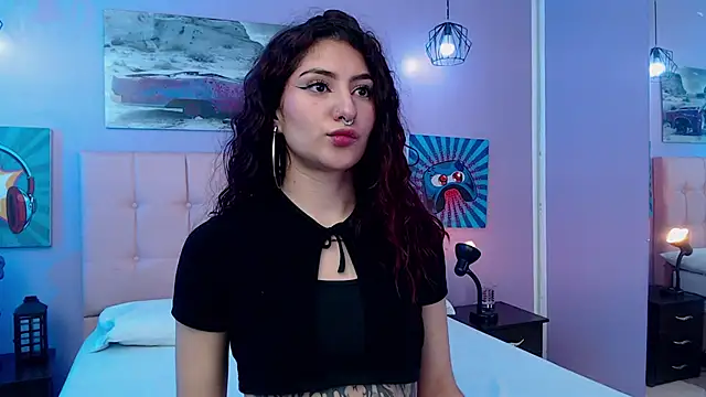 Snapshot of Sabriinaa_Foxx chatting on 10/12/25, 02:21 Sabriinaa Foxx online show from 10/12/25, 02:21