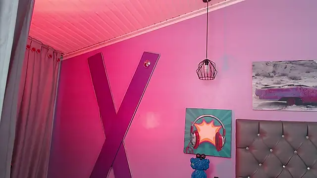 Snapshot of Sabriinaa_Foxx chatting on 10/15/25, 12:27 Sabriinaa Foxx online show from 10/15/25, 12:27