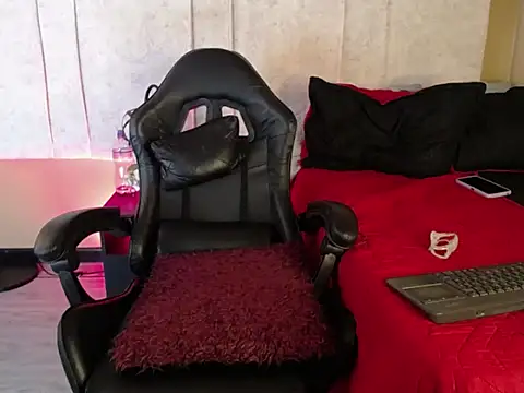 Snapshot of Dakashyten chatting on 09/18/25, 04:09 Dakashyten online show from 09/18/25, 04:09