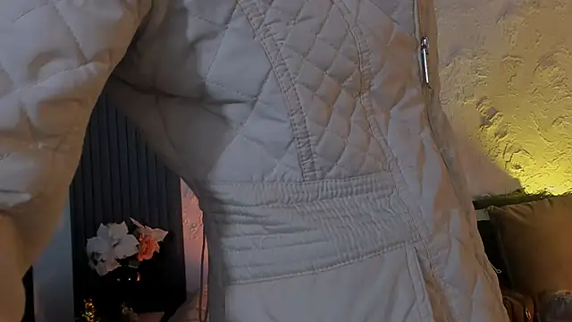 Snapshot of joselin_rouse chatting on 10/14/25, 11:55 joselin rouse online show from 10/14/25, 11:55