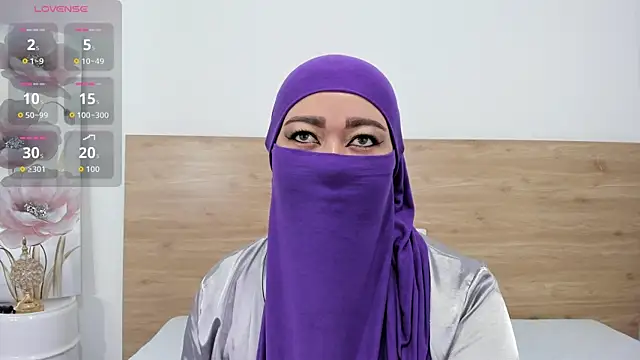 Snapshot of Jadiya_ chatting on 10/22/25, 12:05 Jadiya online show from 10/22/25, 12:05