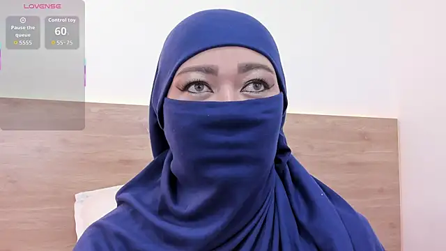 Snapshot of Jadiya_ chatting on 10/27/25, 12:09 Jadiya online show from 10/27/25, 12:09