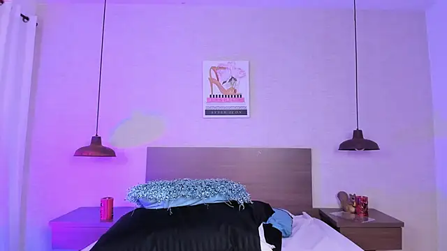 Snapshot of cloehill_ chatting on 11/19/25, 12:38 cloehill online show from 11/19/25, 12:38